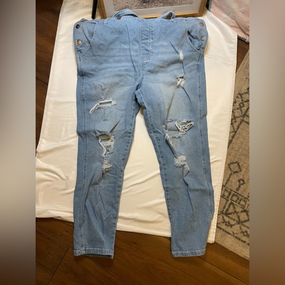 Celebrity Pink size XL light wash distressed overalls - Picture 3 of 6